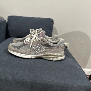 New Balance 990v3 Size 10.5